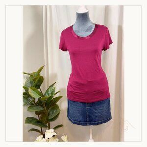 Banana Republic Maroon Crew Neck Tee - Size M 🍂✨